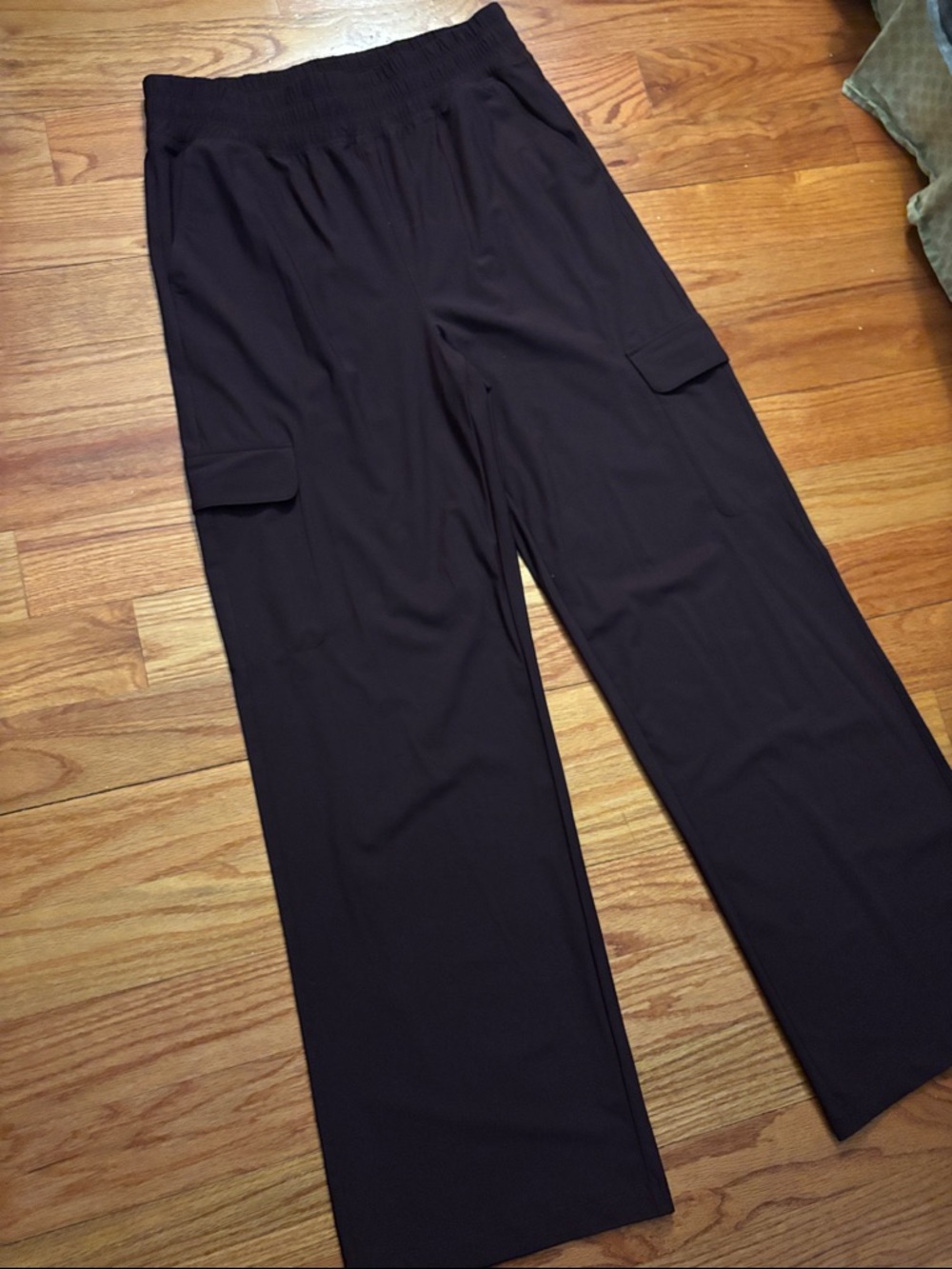 Wide-Leg Pull-On Pants in Dark plum